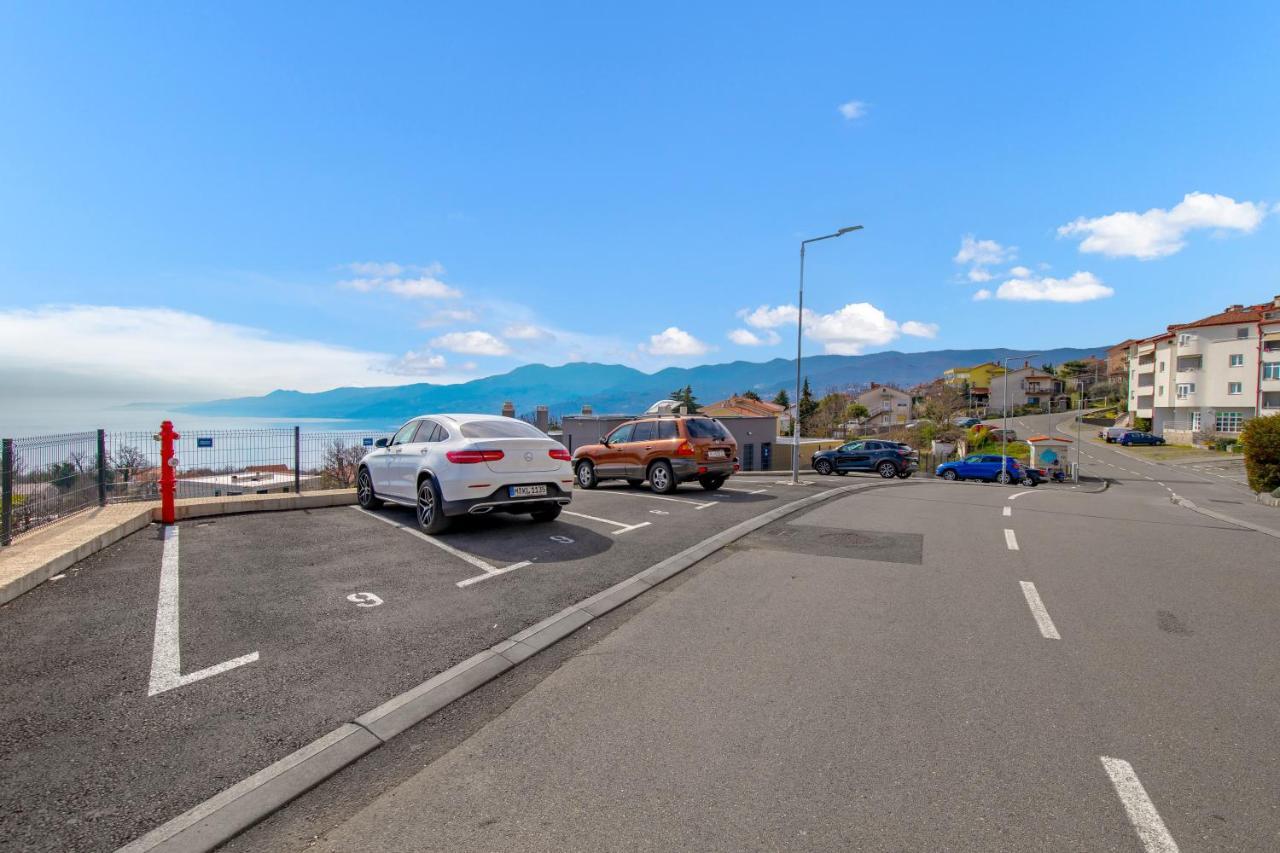Apartment Top View With Balcony And Private Parking Rijeka Luaran gambar