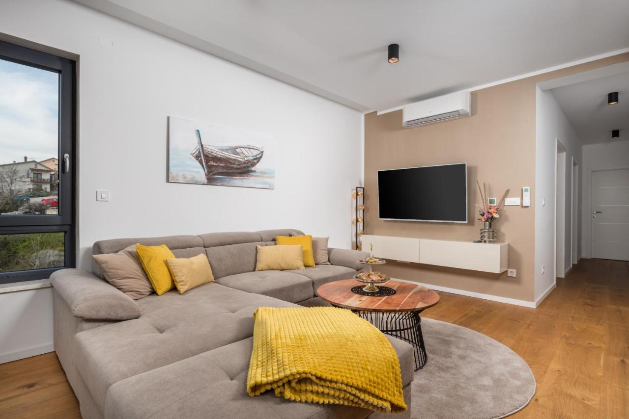 Apartment Top View With Balcony And Private Parking Rijeka Luaran gambar